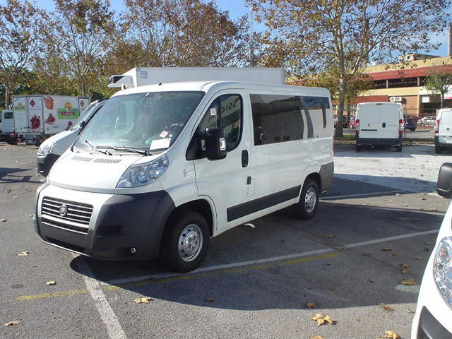 Fiat Ducato Combi 9 Plazas 120 cv "Km 0" Matriculada 2010.Contacto: Bernat López Tel: 686.567.523