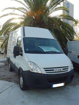 Iveco Daily 35 S 12V 10,2 m3 50000 km. Aire Acondicionado, 1 año garantia cadena cinematica.Contacto: Joan Prió Tel: 606.448.876