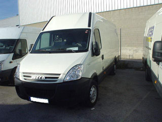 Iveco Daily 35 S 14V 15m3 Año 08 80000 Clima 1 año cadena cinematica.Contacto: Joan Prió Tel: 606.448.876