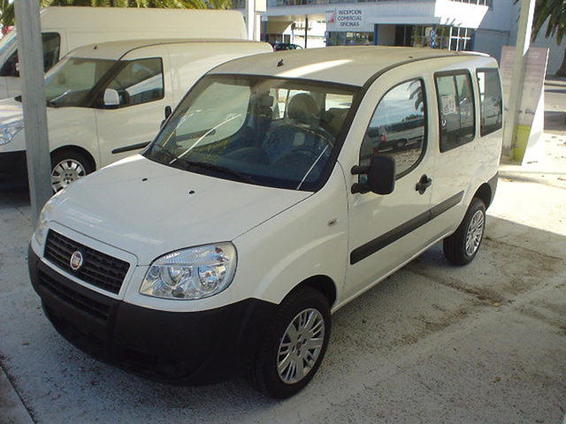 Fiat Dobló Combi 1.9 Mjet "Km 0" Matriculado 2010.Contacto: Bernat López Tel: 686.567.523