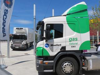 Scania ofrece camiones a gas aptos para distribución y largo recorrido.