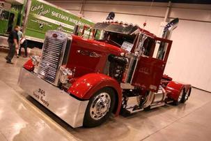 La A&amp;L Truck Suply ha tuneado este Peterbil