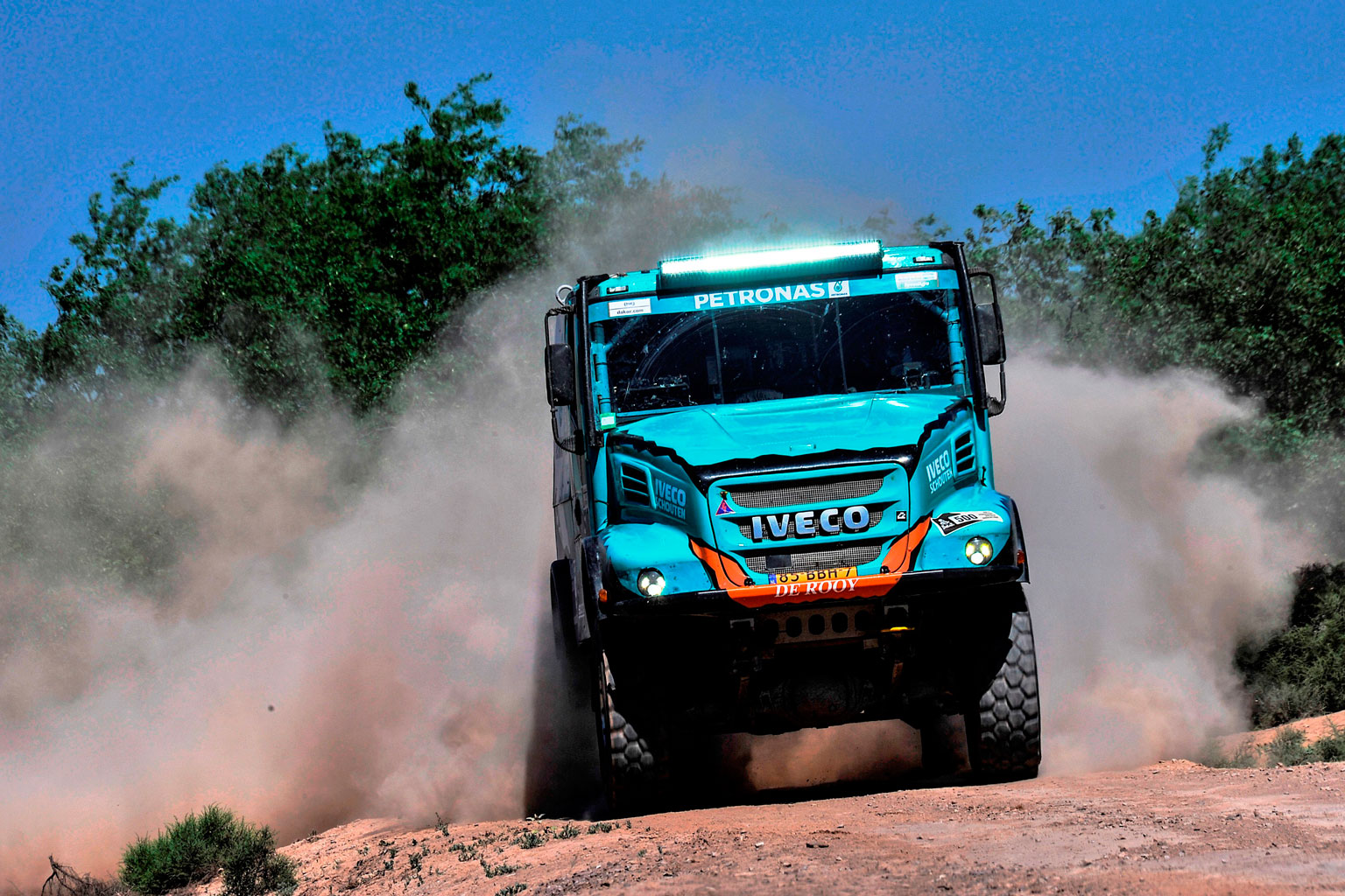 Iveco participa en la Ruta de la Seda