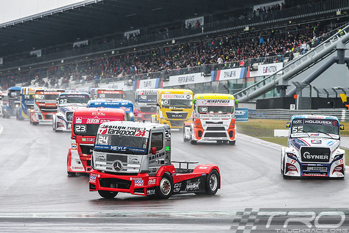 Triplete de Lacko y primer abandono de Antonio Albacete