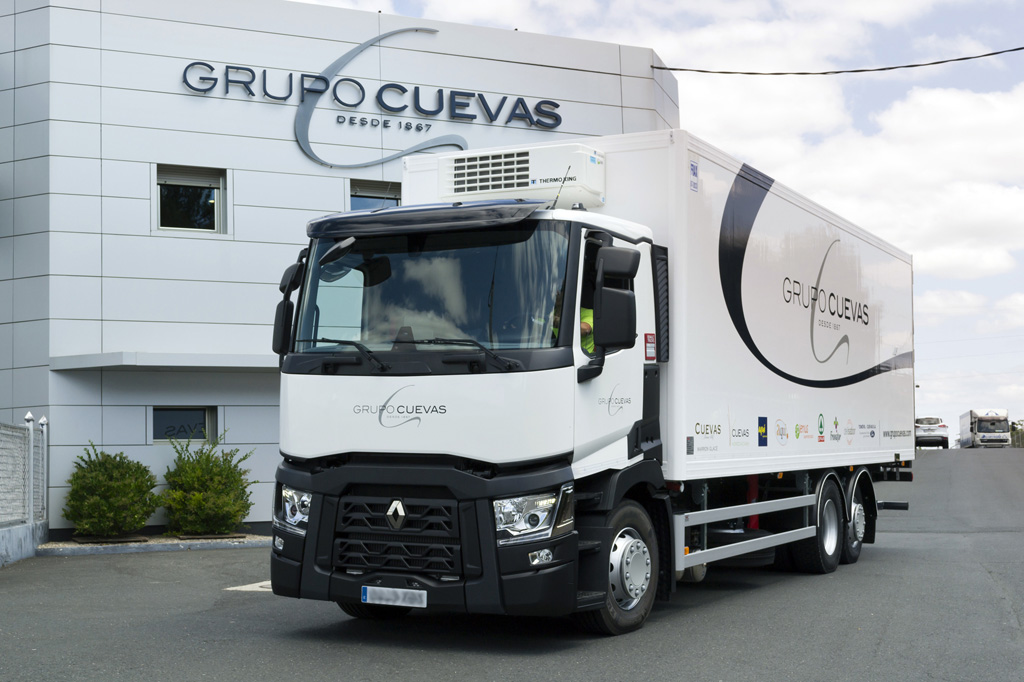 El Grupo Cuevas celebra su historia con Renault Trucks