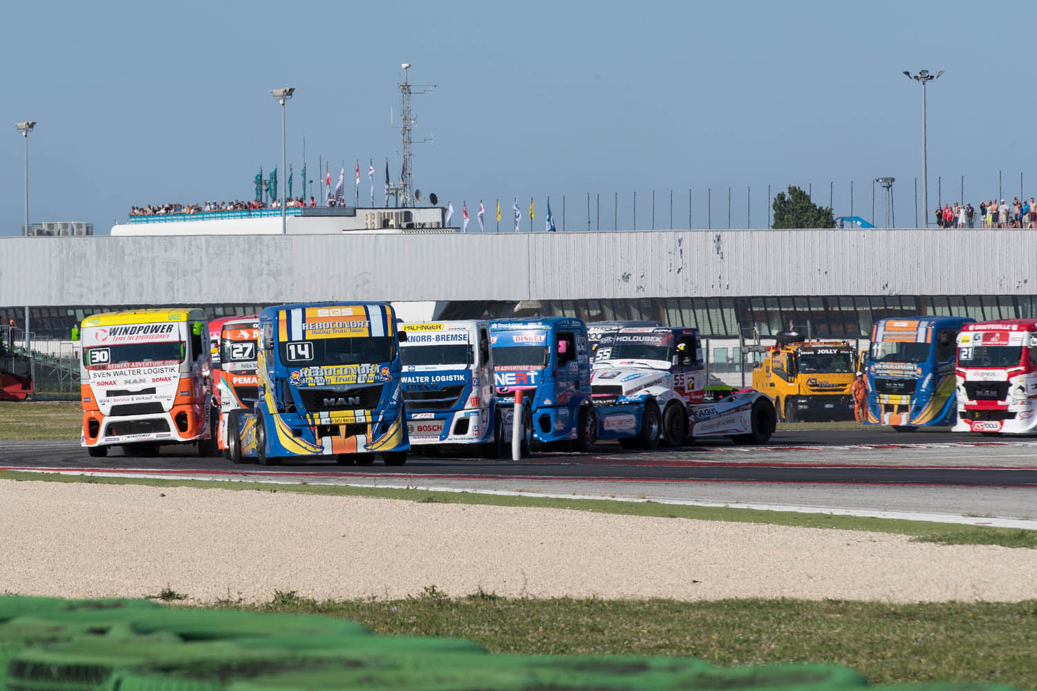 Adam Lacko lidera en Italia y Albacete logra otro podio