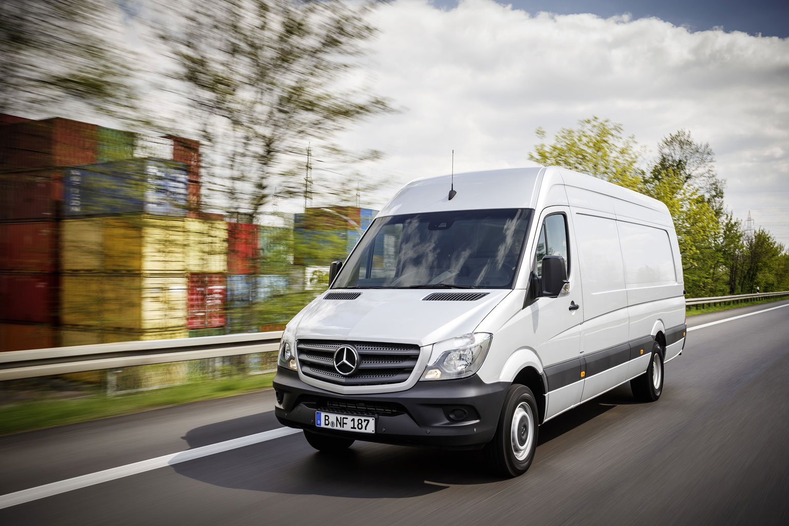 Mercedes-Benz Vans presenta nuevas versiones Sprinter |