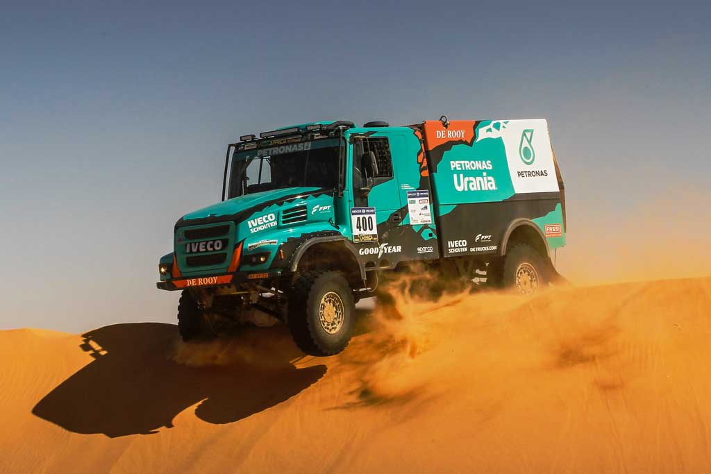 Gerard De Rooy sigue en el Top 5 del Africa Eco Race
