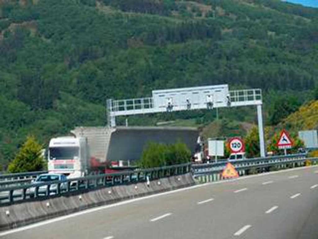 Afectados más de mil camioneros leoneses por un nuevo peaje