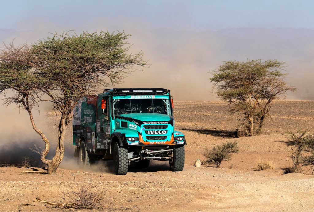Dificultades para el equipo Petronas De Rooy IVECO en el Africa Eco Race