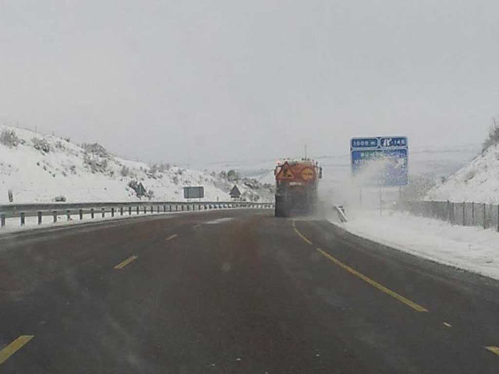 Afectaciones en carreteras y autopistas por las intensas nevadas
