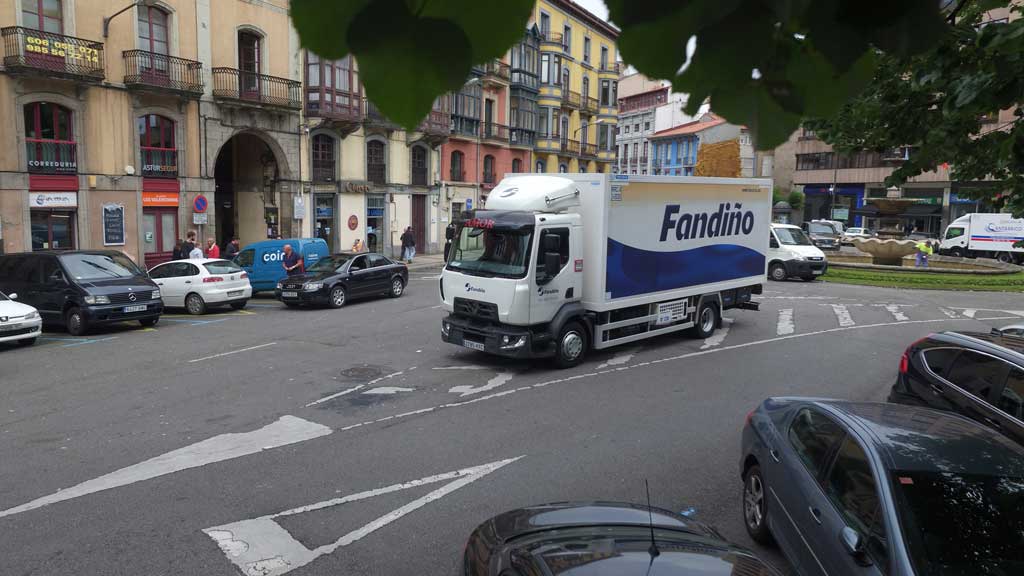 Renault Trucks lanza una nueva oferta para una Distribución Non-Stop