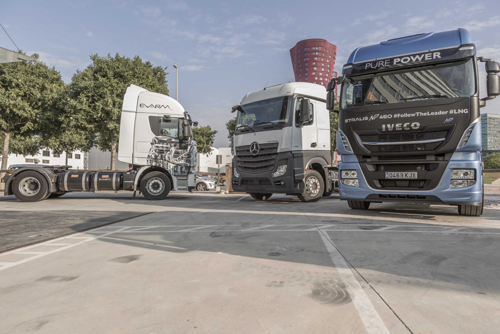 Fabricantes y administración pública en el II Fórum Ecotransporte