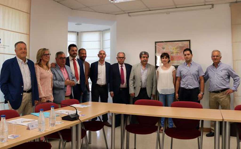 La patronal pagará carnés ante la escasez de conductores de camión y autobús