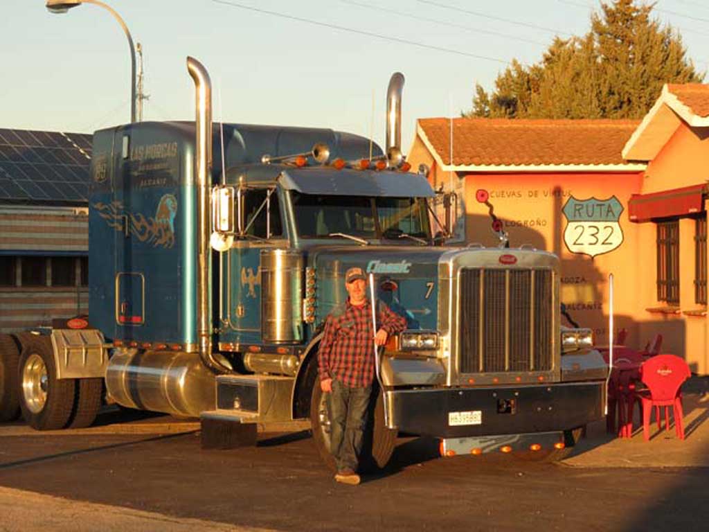 4ª Concentración de Camiones Americanos y Cásicos en Alcañiz