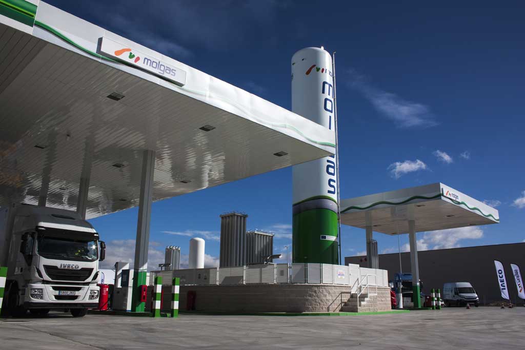 Molgas inaugura una nueva gasinera