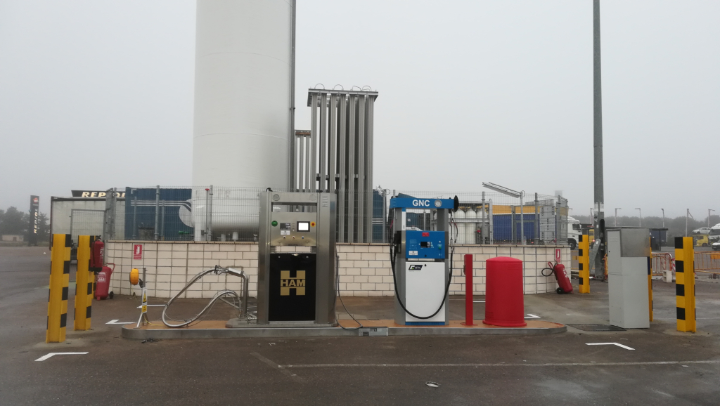 HAM inaugura la primera gasinera de Extremadura