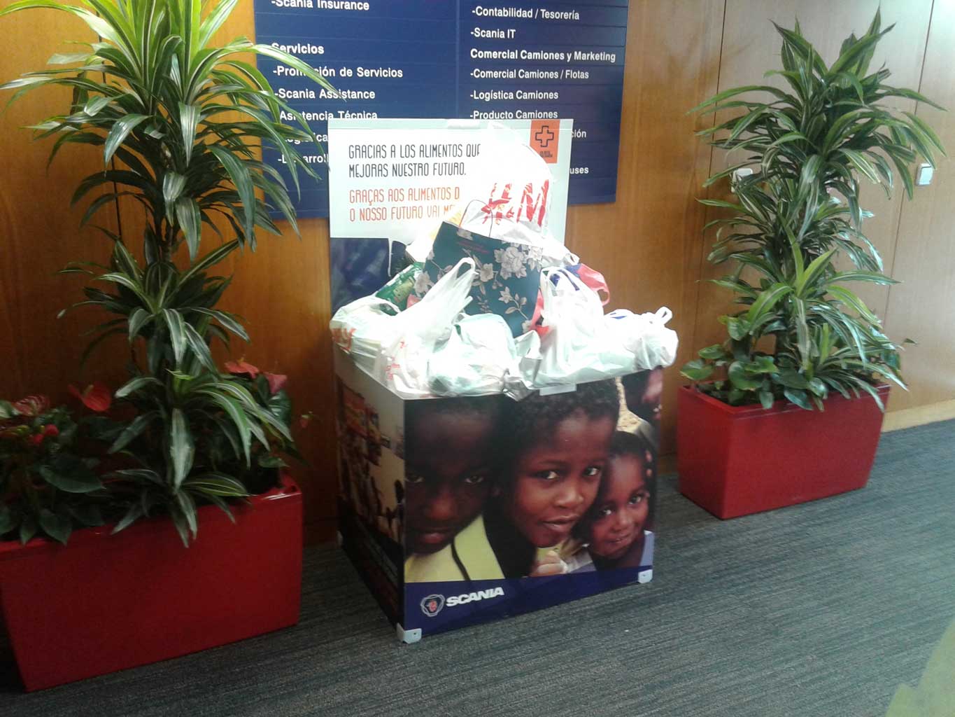 Scania entrega tonelada y media de solidaridad