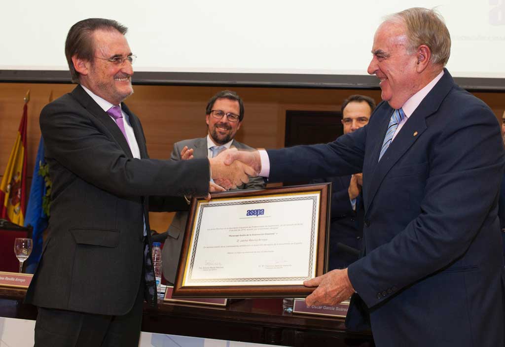 Jaime Revilla, reconocido como ‘Personaje Ilustre de la Automoción Española’ Jaime Revilla, reconocido como ‘Personaje Ilustre de la Automoción Española’