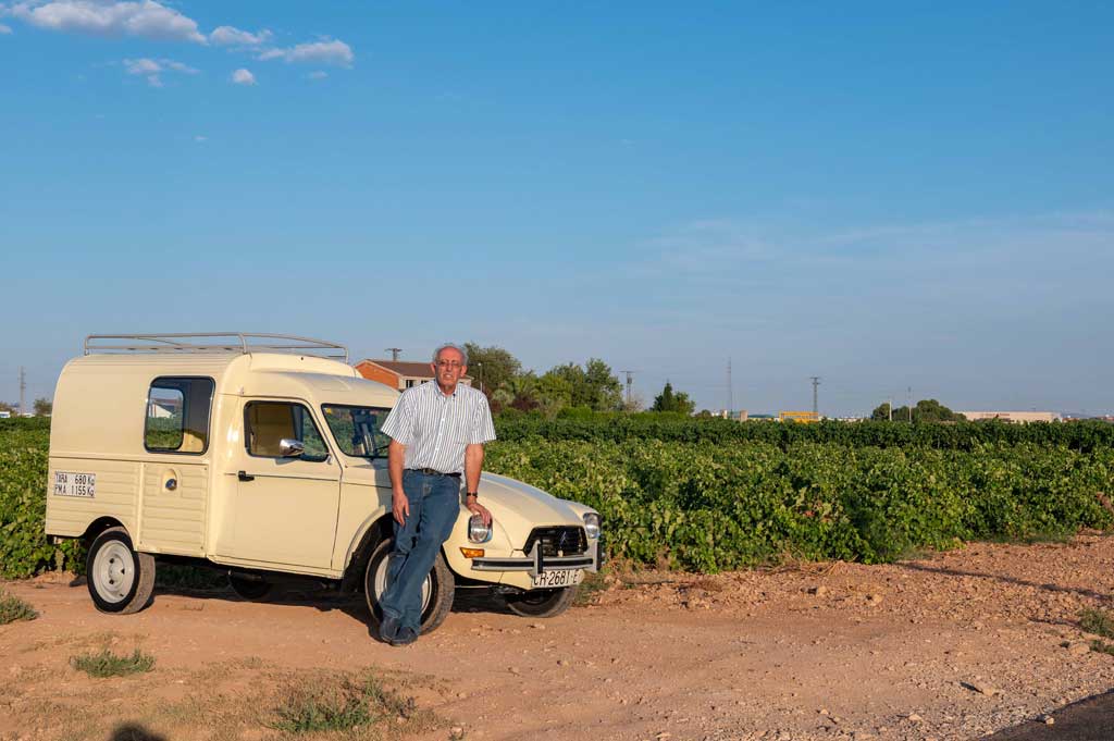 Citroën rescata la furgoneta Dyane 6 400 del abuelo Gabriel Citroën rescata la furgoneta Dyane 6 400 del abuelo Gabriel