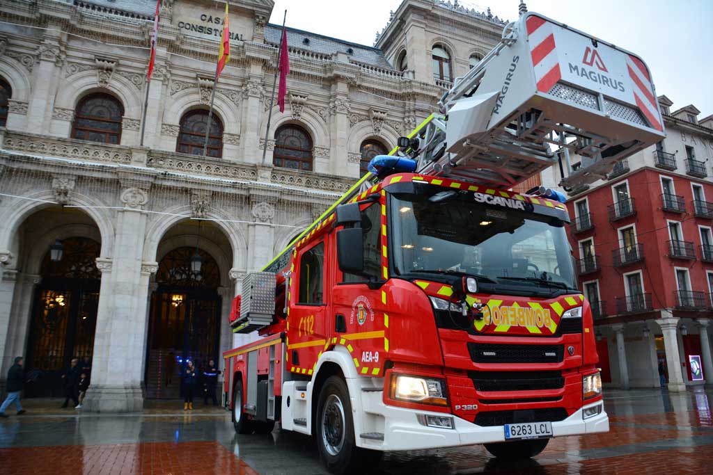 Los Bomberos de Valladolid estrenan un nuevo camión Scania