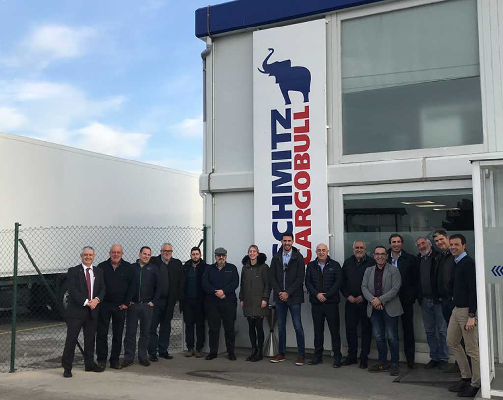 Astre visita el centro de producción de Schmitz Cargobull AG de Figueruelas