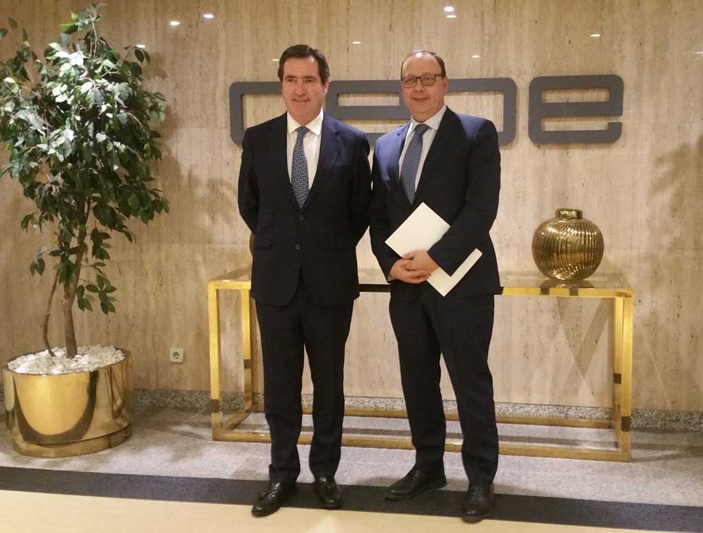 ASTIC y CEOE apuestan por el crecimiento empresarial como base del transporte sostenible ASTIC y CEOE apuestan por el crecimiento empresarial como base del transporte sostenible