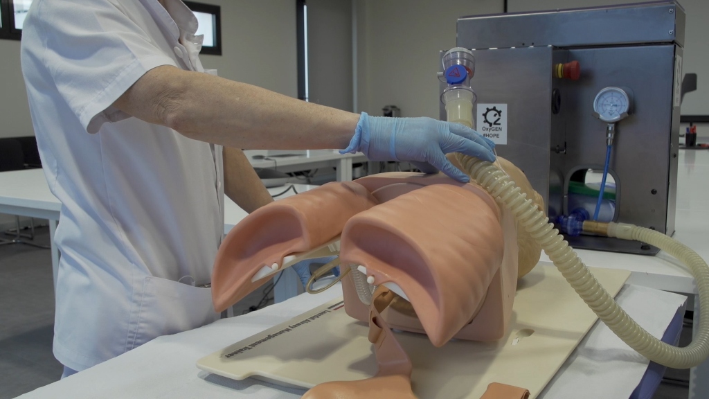 Seat empieza a producir respiradores de emergencia en Martorell