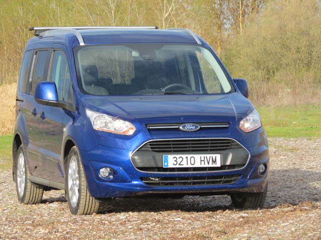 Comparativo Ford Tourneo – Volkswagen Caddy