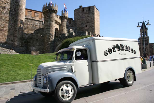 II Concentración vehículos Clásicos de la Encina Ponferrada