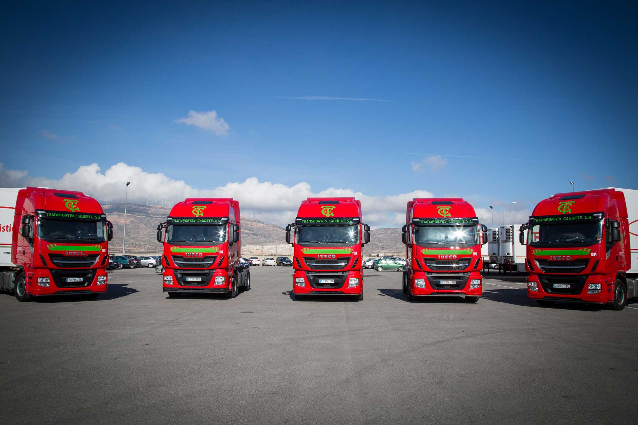 Iveco entrega el primer Stralis a Transportes Caudete