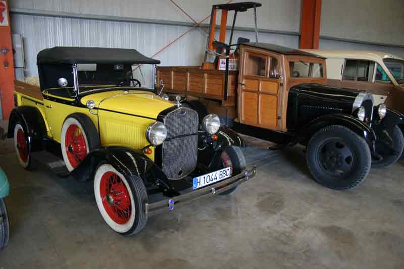 Reunión de camiones clásicos en Segovia