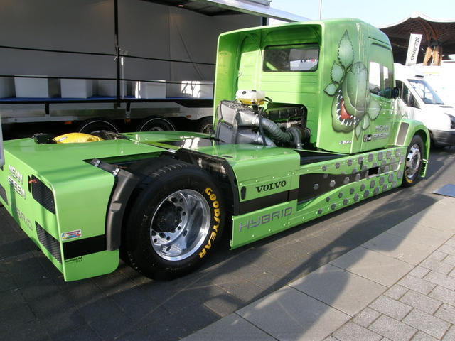 Volvo VN Mean Green