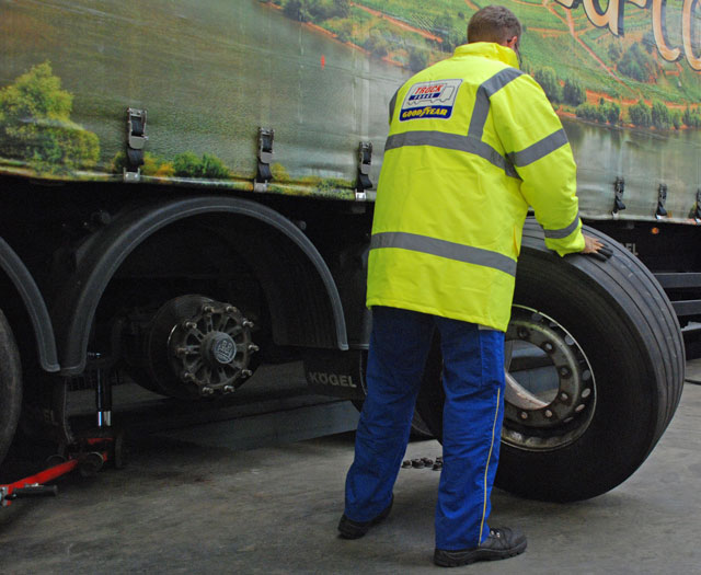 El servicio de asistencia en carretera ServiceLine 24h de Goodyear