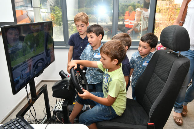 Abertis autopistas lanza un juego de seguridad vial para niños