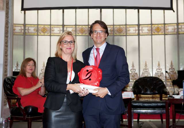 MAN Truck & Bus iberia recible el Premio Cegos