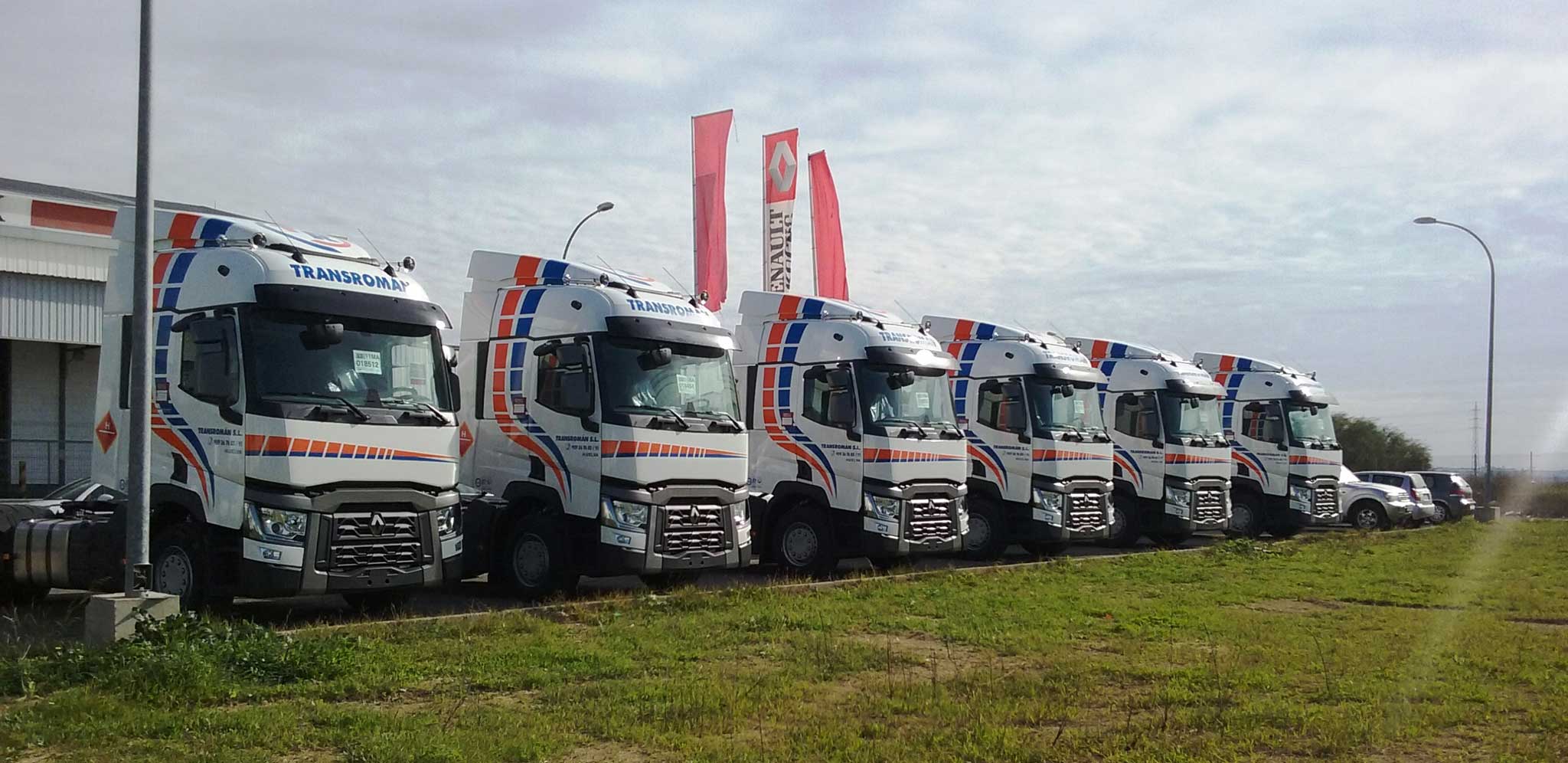 6 Renault Trucks Serie T equipados con Optifleet para Transromán