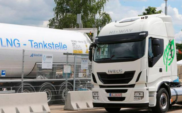 Iveco y Uniper abren la primera estación de GNL para camiones