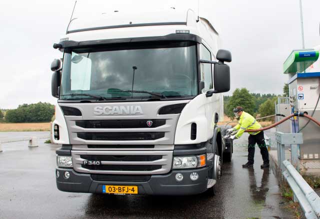 Scania ofrece el gas con la caja semiautomática