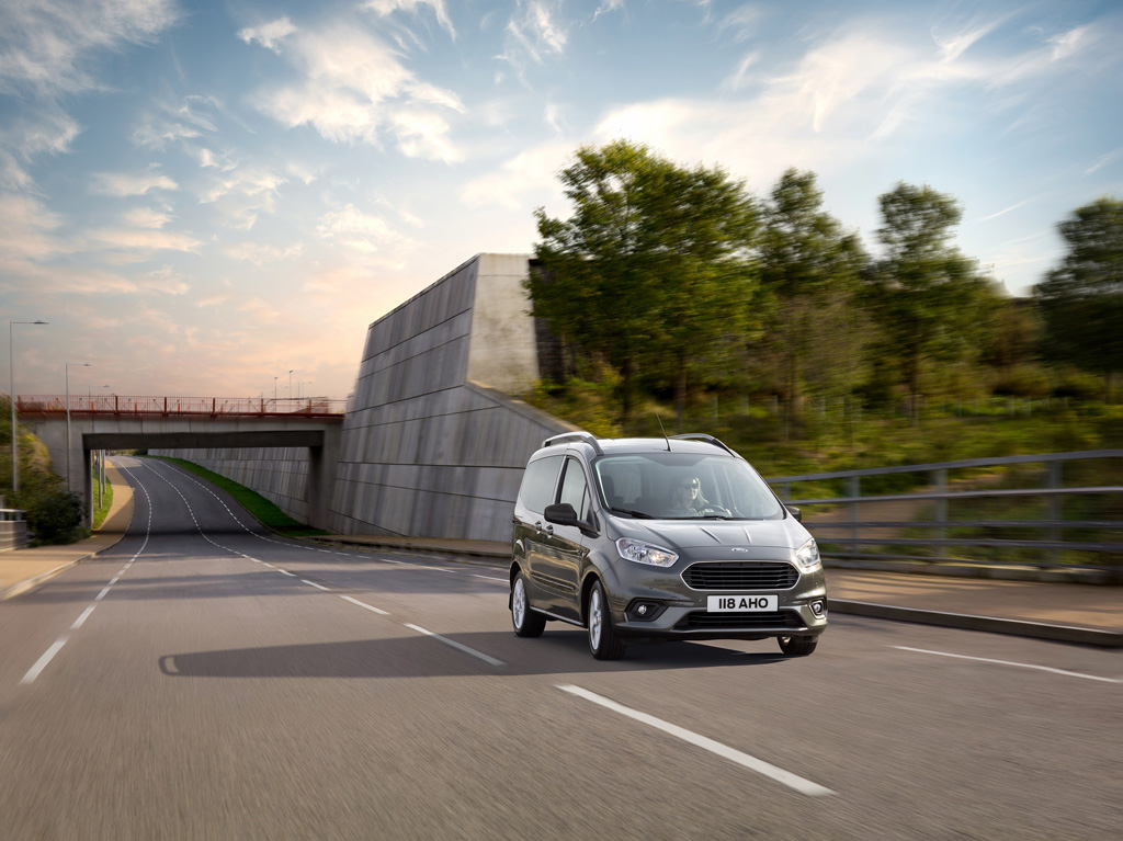 Nuevos Ford Tourneo Connect y Courier