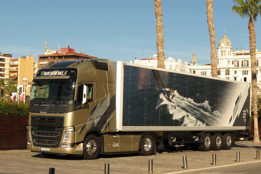 Volvo celebra la Volvo Ocean Race mediante una edición especial de su emblemático FH y FH 16.