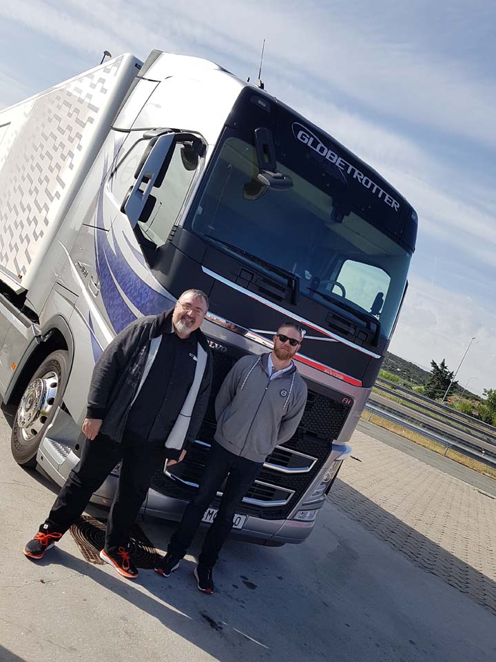 Calle es el nuevo probador de Volvo Trucks, le acompañamos en su primera prueba de prensa...