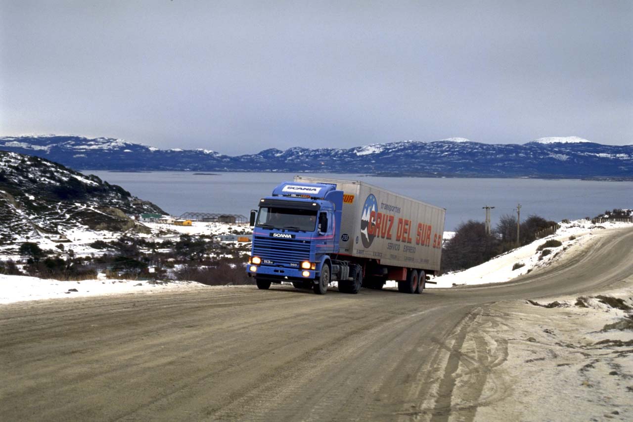 La ruta hacia la Patagonia es un lugar duro y exigente al máximo nivel para los transportistas y sus vehículos.