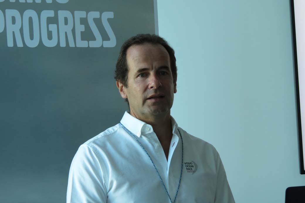Stéphane de Creisquer, CEO de Volvo Trucks en España, nos sirvió de guía en el Volvo Ocean Race.