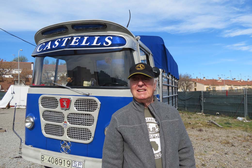 En 2019 Xavier Castells sigue al pie del camión, en este caso un Nazar clásico con el que participa en todas las reuniones de vehículos históricos que puede.
