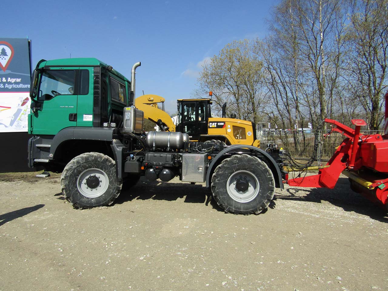 El preparador Toni Maurer crea esta mezcla de tractora de carretera y tractor agrícola, es el Agrotruck.