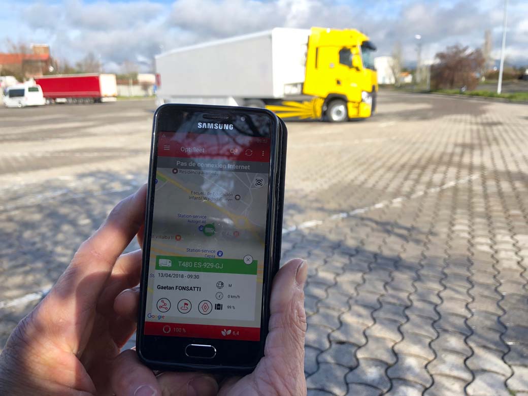 El sistema Optifleet nos ofrece los datos del vehículo y sus recorridos en el propio teléfono móvil.