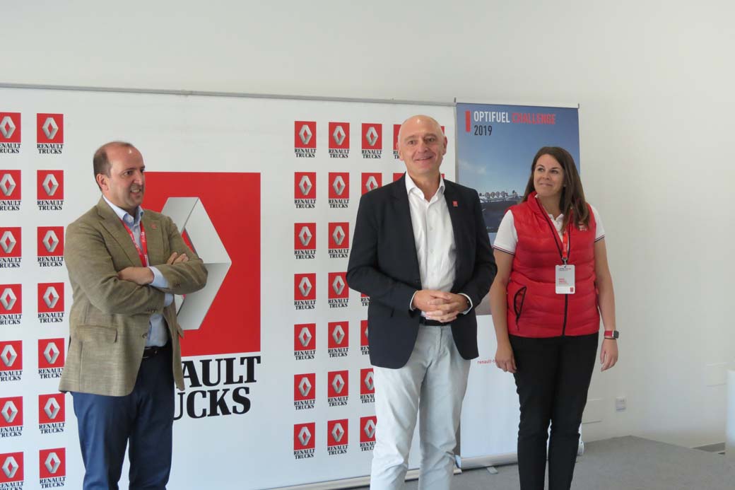 Óscar Martirena, Director Comercial, junto a François Botinelli CEO en España y Raquel González responsable de marketing y comunicación.