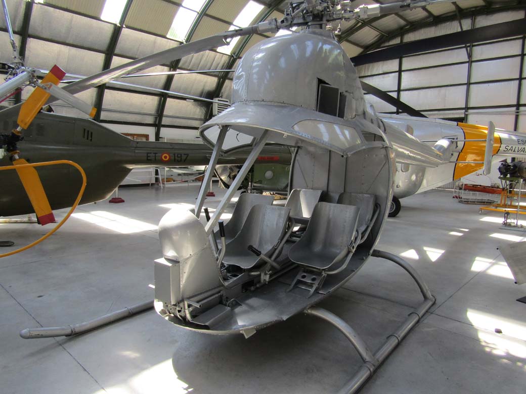 AISA creó interesantes prototipos de helicópteros sin rotor de cola, posteriormente la empresa creció con la fabricación de camiones ligeros Avia.