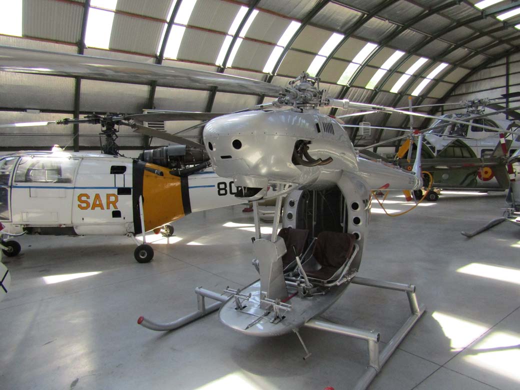 AISA (Aeronáutica Industrial SA) participó en el mantenimiento de aviones y helicópteros, llegando a participar en el diseño y fabricación de prototipos de helicópteros para el Ejército del Aire español.